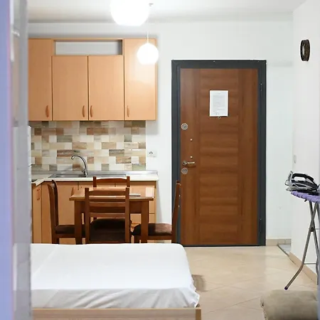 - Apartamento *