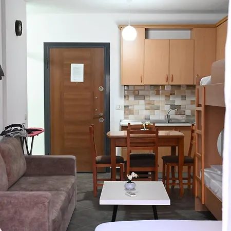 - Apartamento *